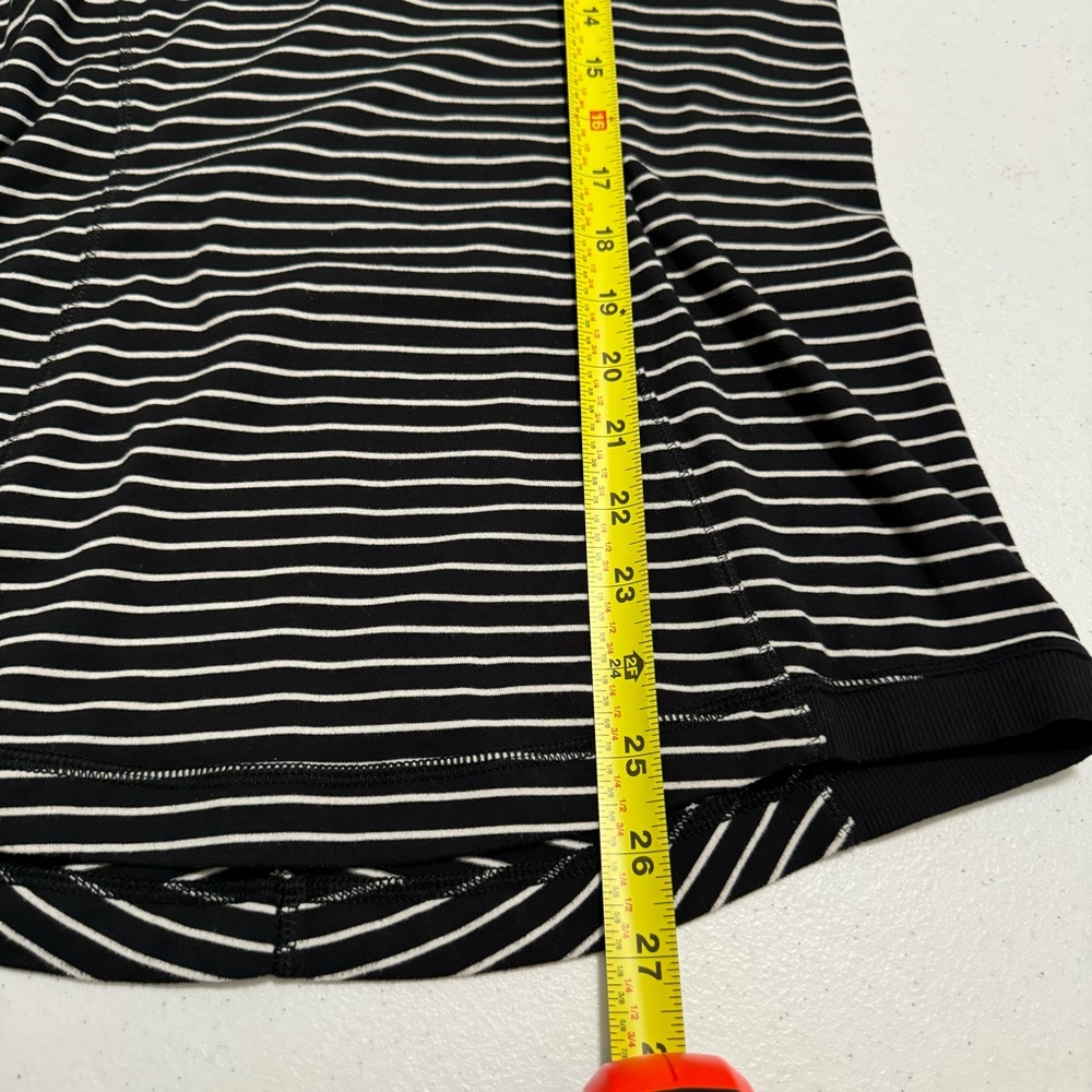 lululemon athletica Black and White Striped Long Sleeve Base Runner Tee - Picture 11 of 13